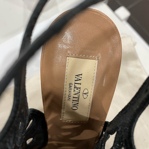 ***SOLD*** Valentino Lasercut peep toe - Picture 4 of 5